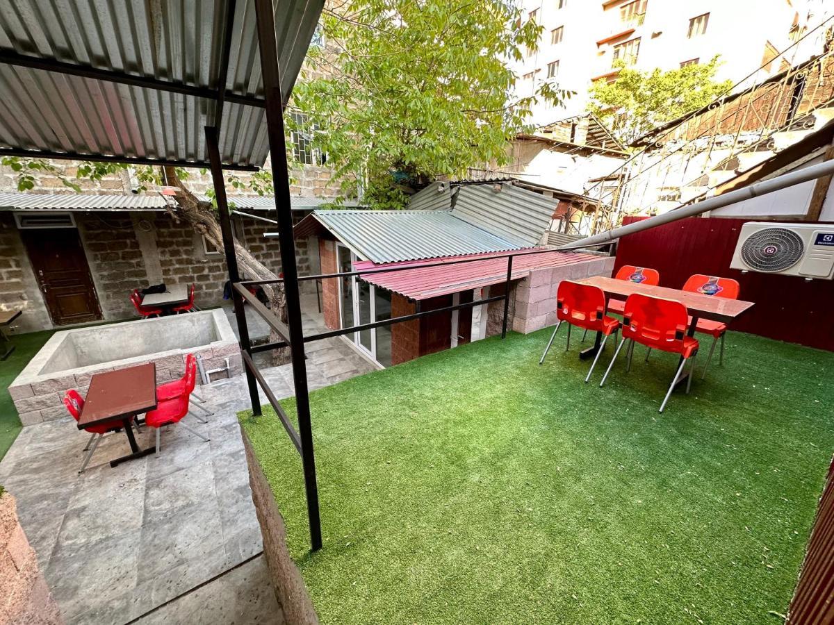 Family Appartments On Buzand Street Erevan Esterno foto